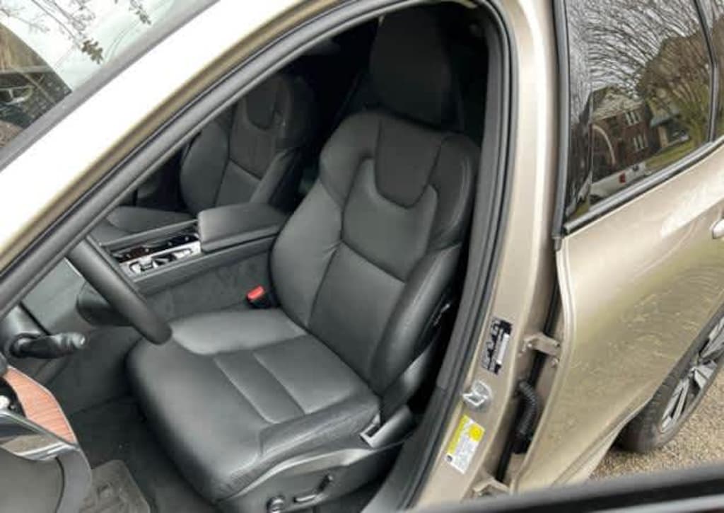 Used 2024 Volvo XC60 plug-in hybrid T8 Plus Dark SUV