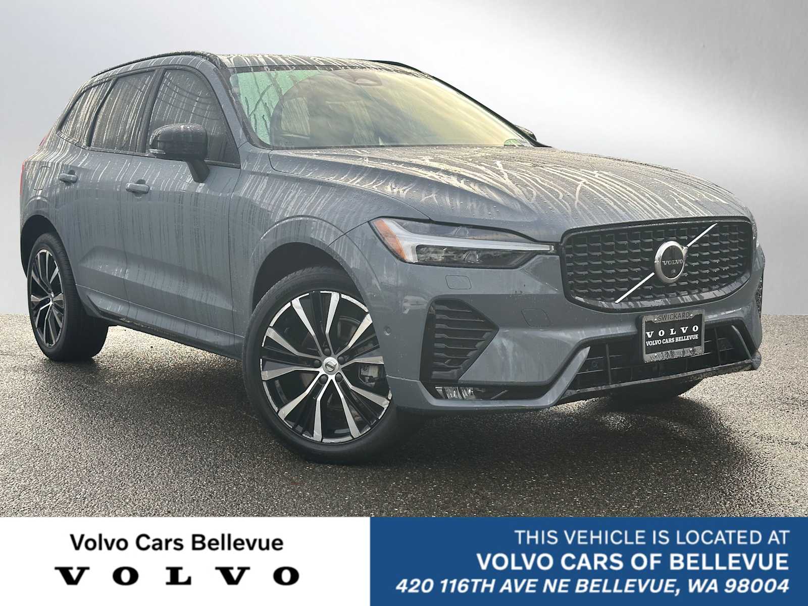 2023 Volvo XC60 Plus's photo