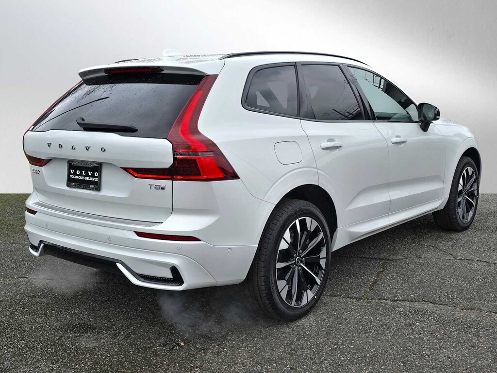 New 2026 Volvo XC60 plug-in hybrid T8 Plus SUV