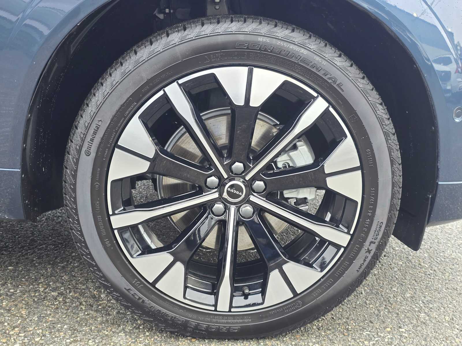 2026 Volvo XC60 Plus - Photo 9