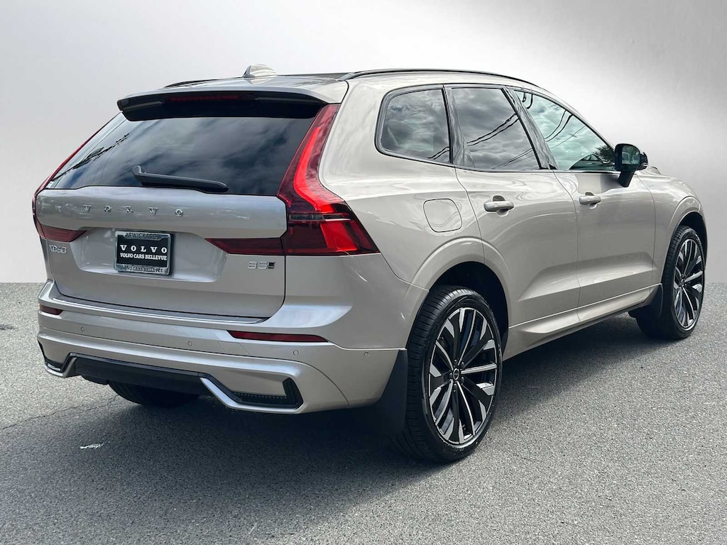 New 2026 Volvo XC60 B5 Ultra SUV