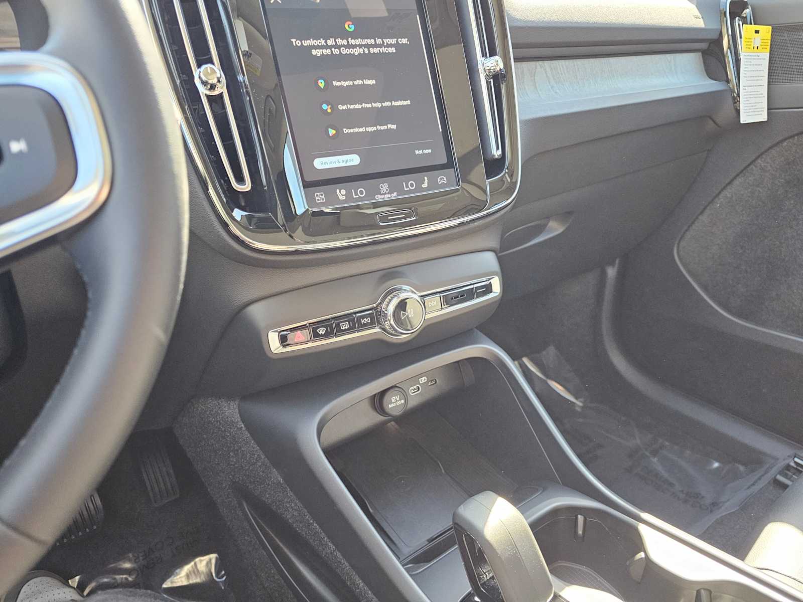 2025 Volvo XC40 Core - Photo 26