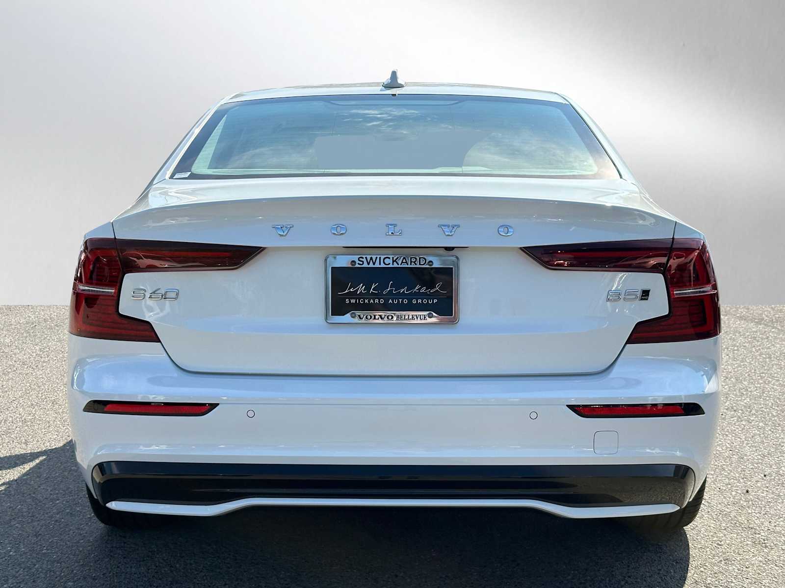 2024 Volvo S60 B5 Plus photo 4
