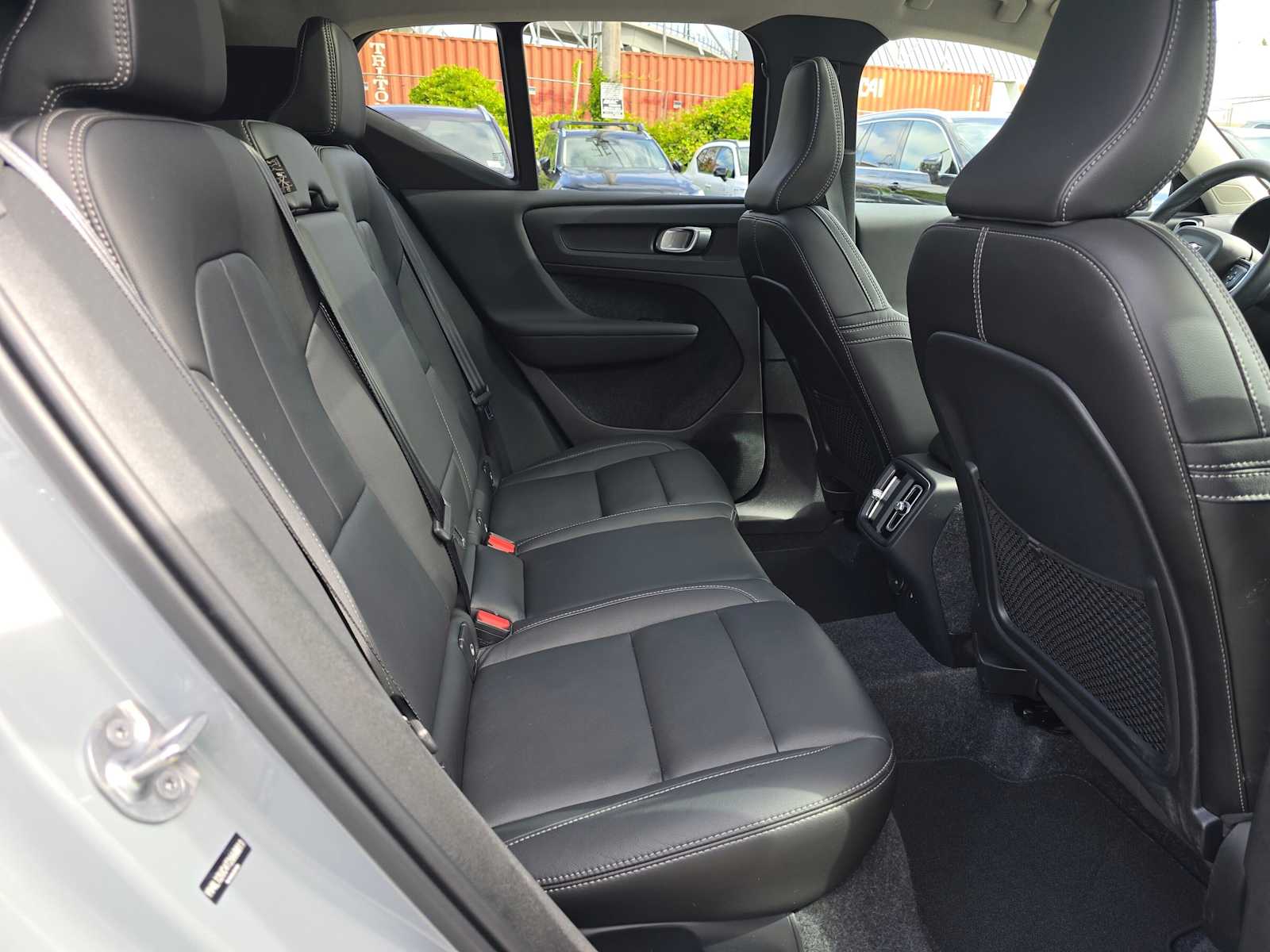 2026 Volvo XC40 Plus - Photo 12