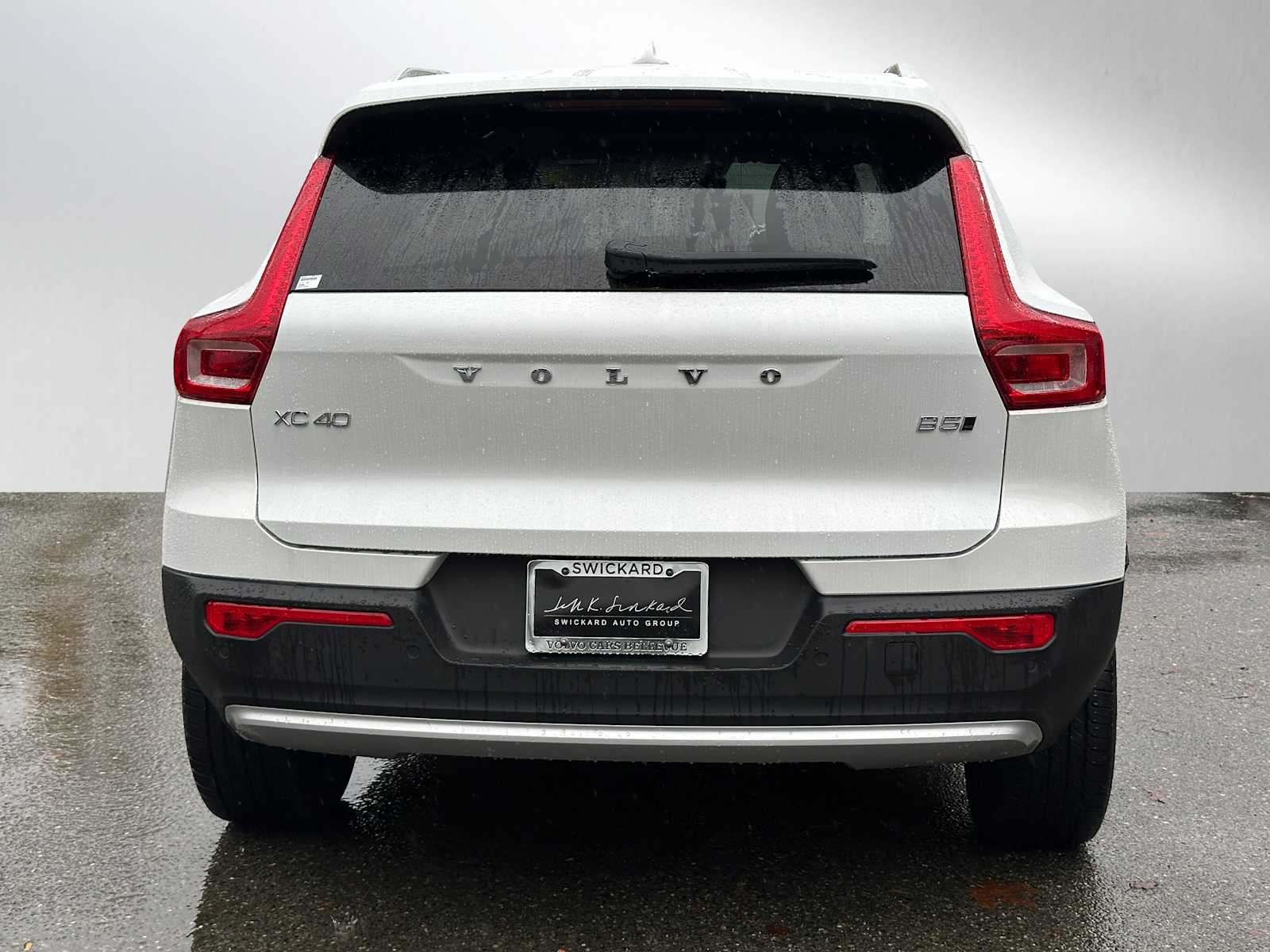 2025 Volvo XC40 Plus photo 3