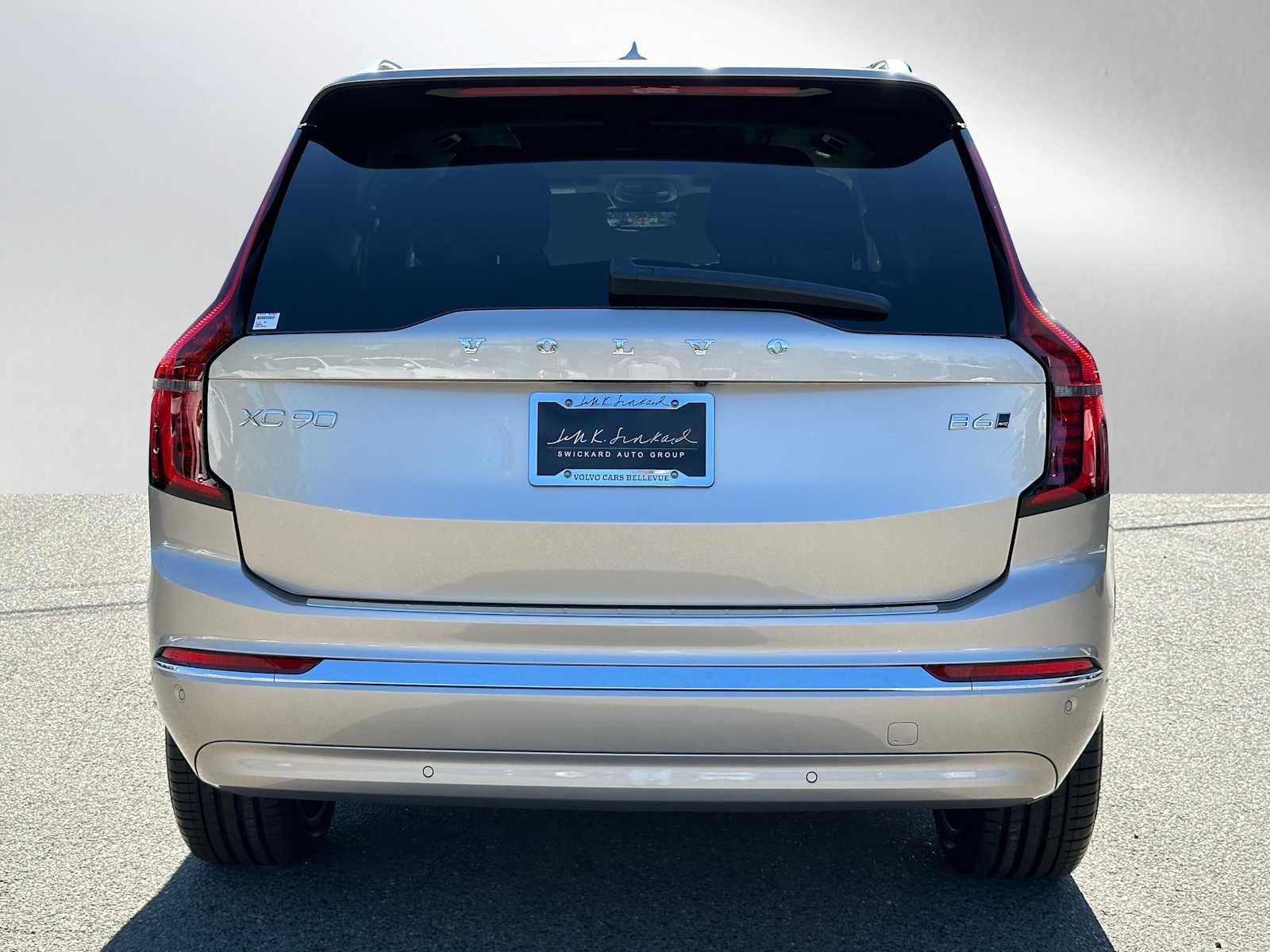 2026 Volvo XC90 Core photo 3