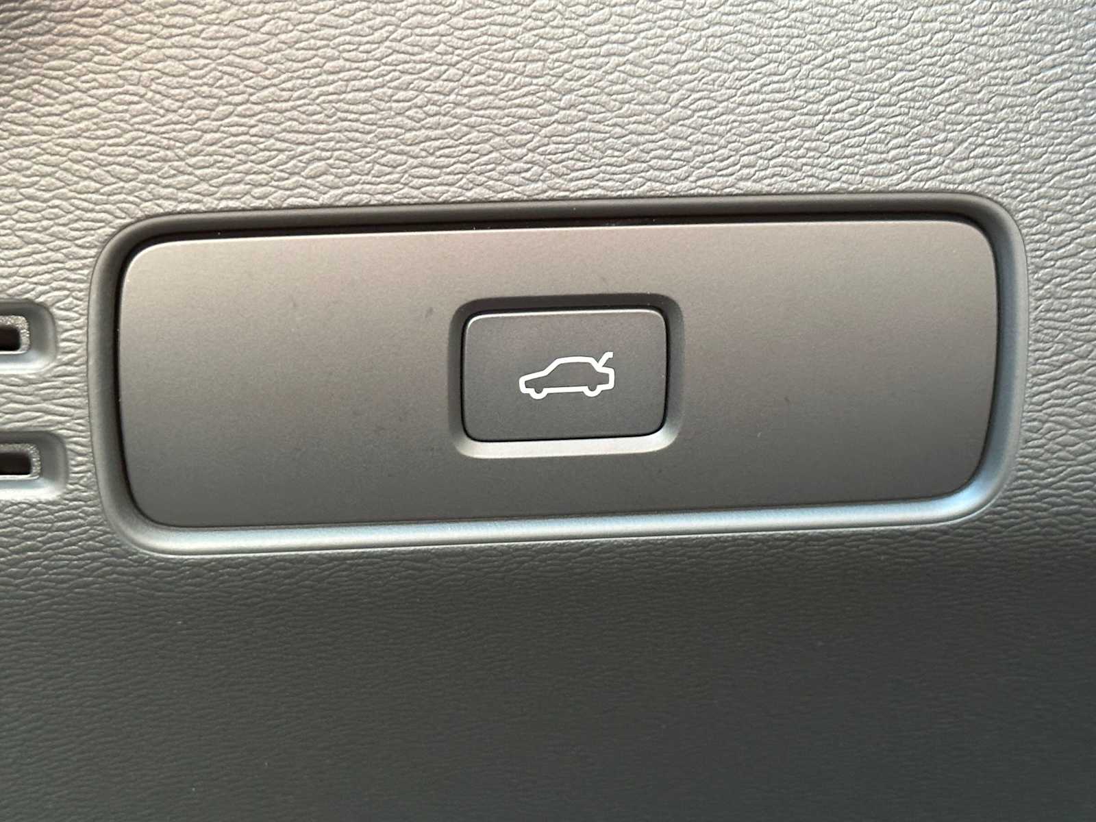 2025 Volvo XC40 Ultra - Photo 31