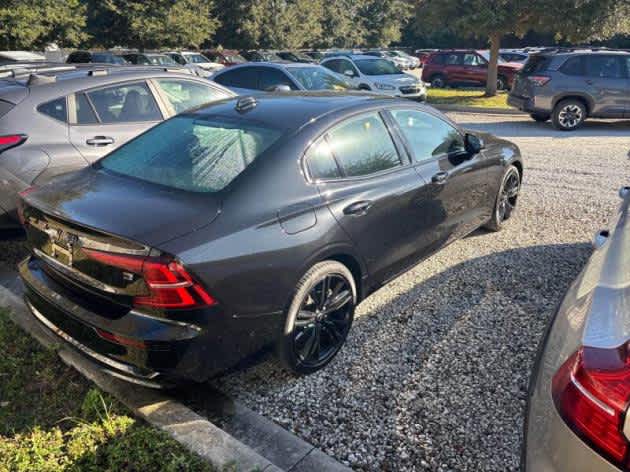 2024 Volvo S60 Recharge Ultimate Black Edition photo 3