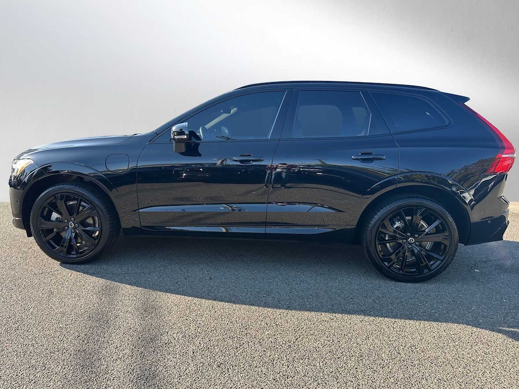 Certified 2024 Volvo XC60 plug-in hybrid T8 Ultimate Black Edition SUV
