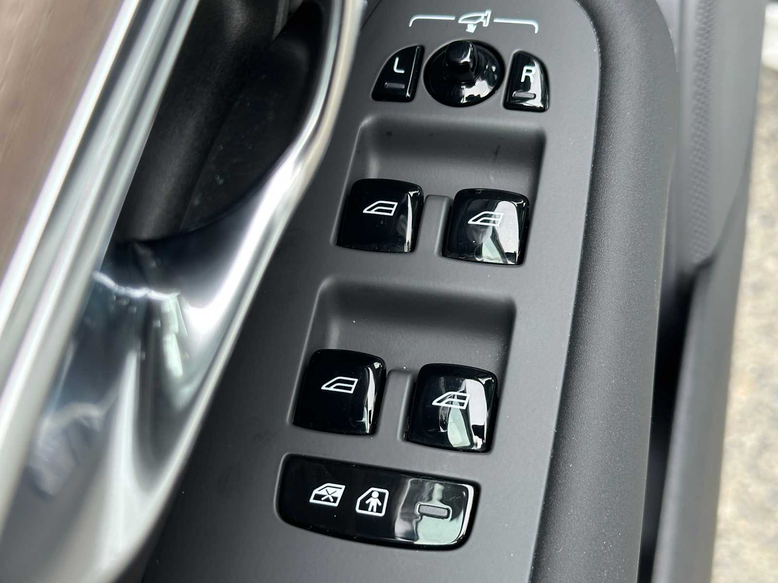 2025 Volvo XC90 Plus - Photo 20