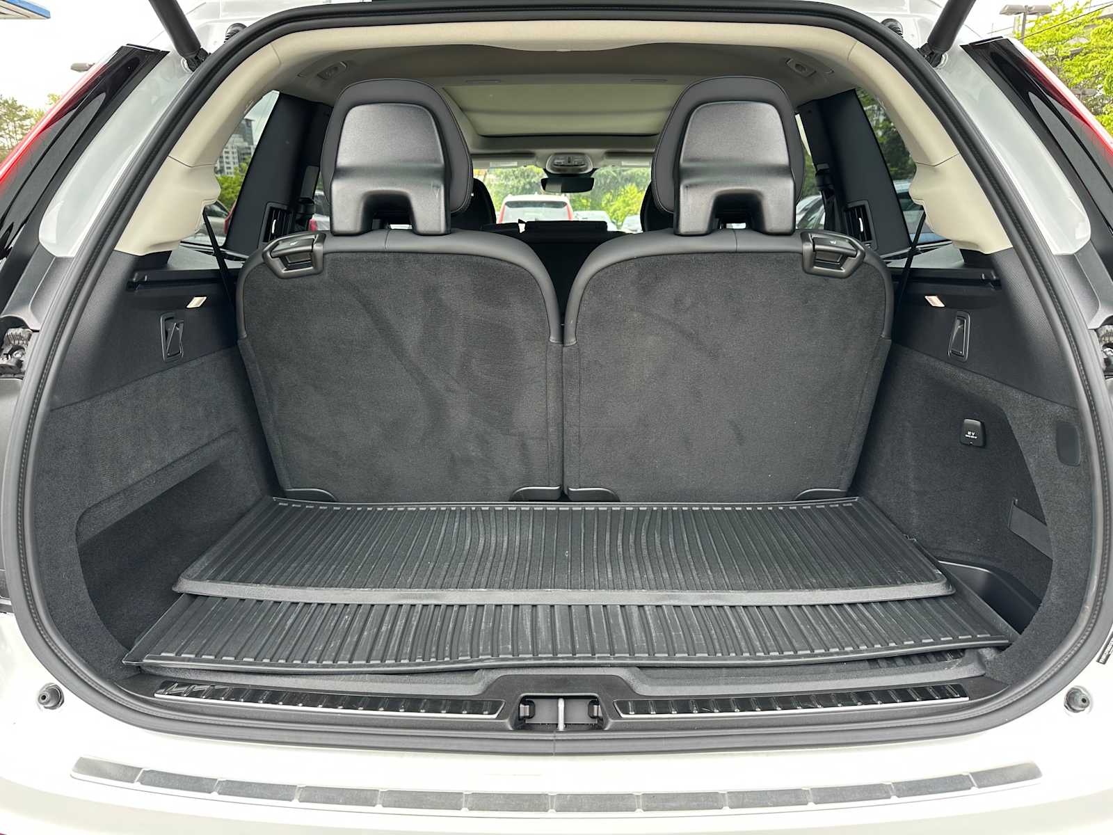 2025 Volvo XC90 Plus - Photo 14