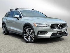 2026 Volvo V60 Cross Country B5 Plus AWD Wagon