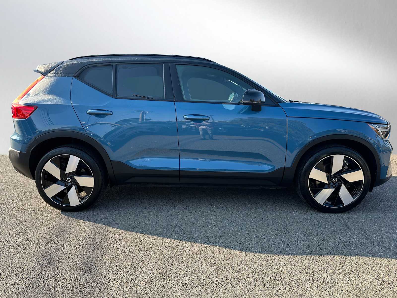 Certified 2023 Volvo XC40 Ultimate with VIN YV4ED3UM3P2061704 for sale in Bellevue, WA
