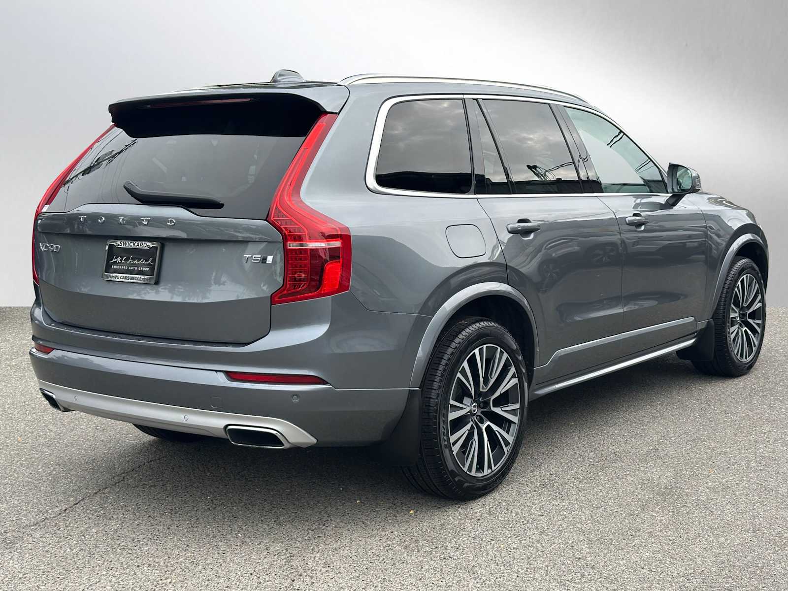 2020 Volvo XC90 T5 Momentum photo 2