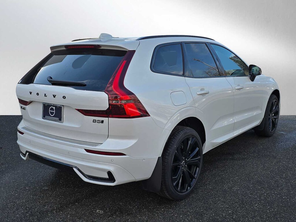 New 2026 Volvo XC60 B5 Ultra Black Edition SUV