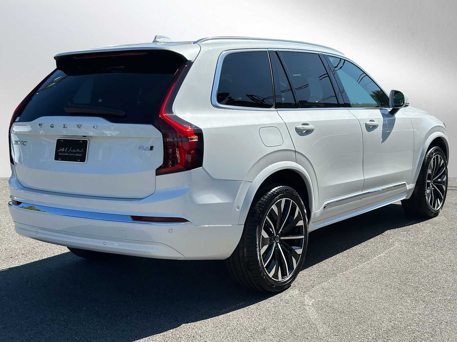 2026 Volvo XC90 Plus photo 3