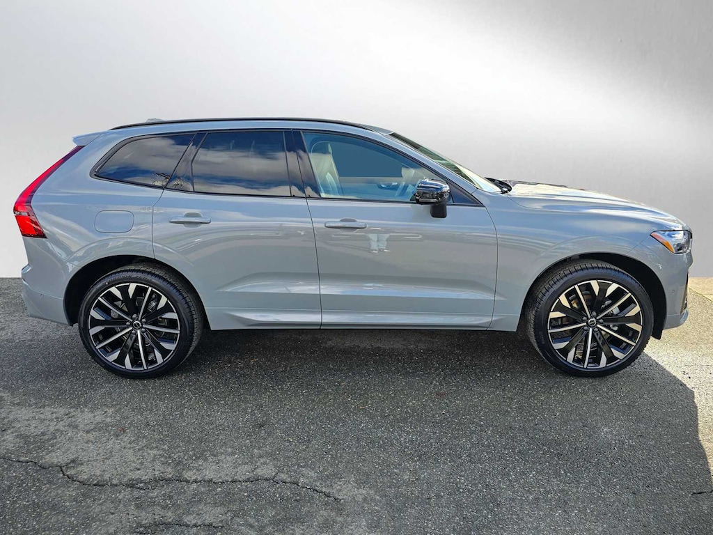 New 2026 Volvo XC60 B5 Ultra SUV