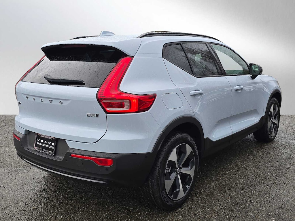 New 2026 Volvo XC40 B5 Plus SUV