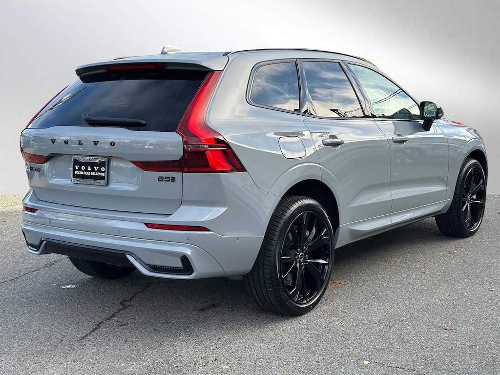 New 2026 Volvo XC60 B5 Ultra Black Edition SUV