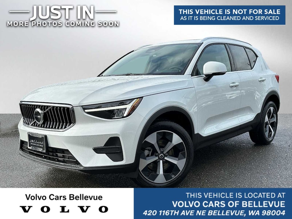 New 2025 Volvo XC40 B5 Core Bright Theme SUV