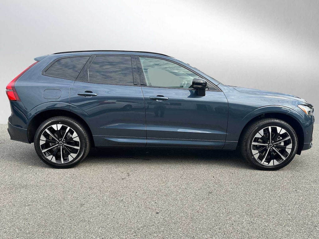 New 2026 Volvo XC60 B5 Plus SUV