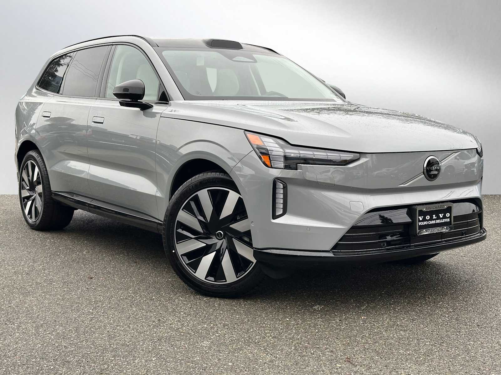 2025 Volvo EX90 Ultra's photo