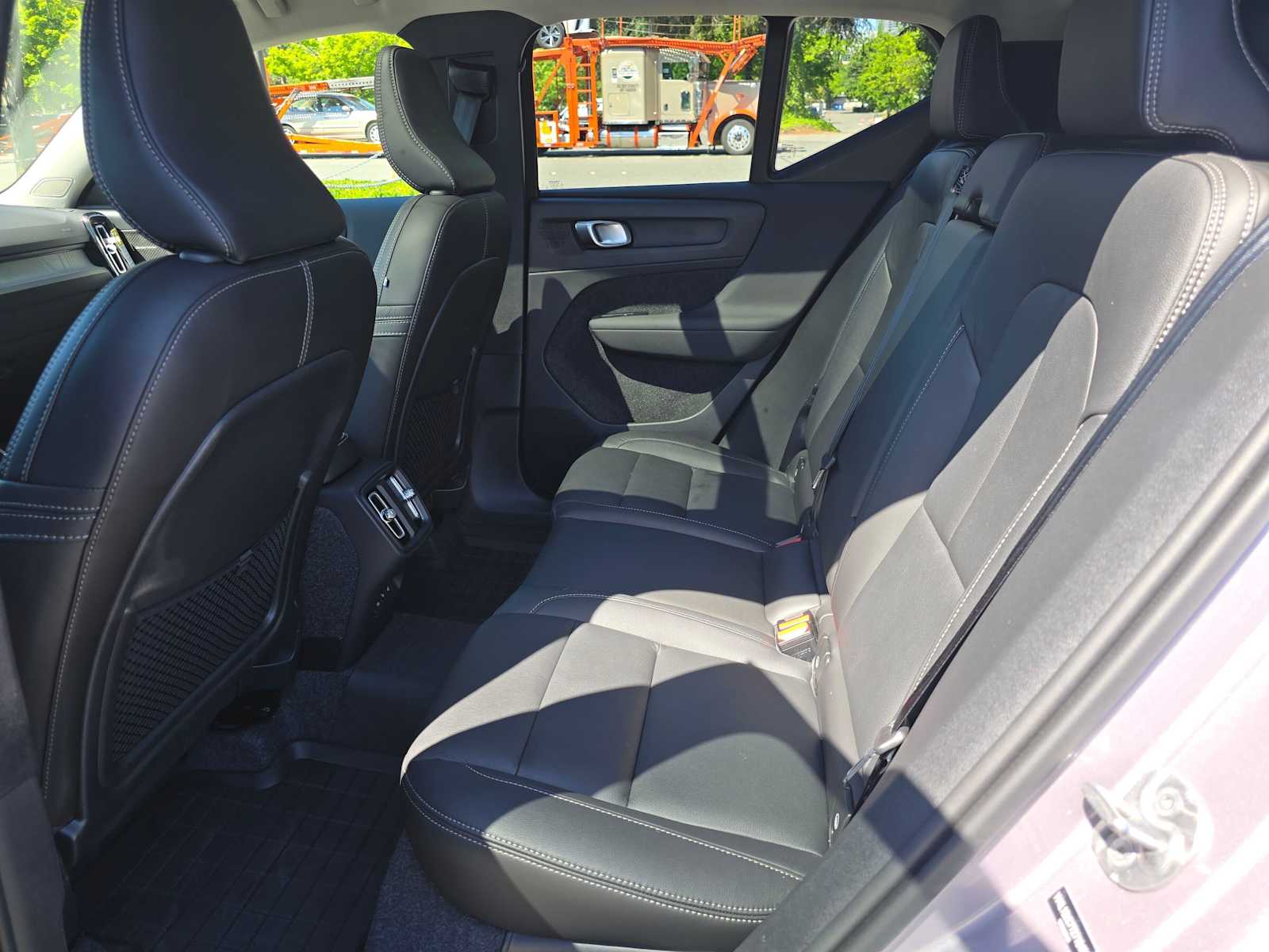 2026 Volvo XC40 Plus - Photo 15