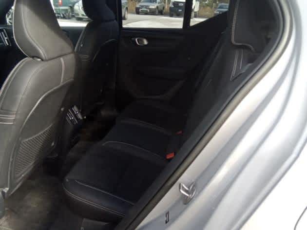 2023 Volvo XC40 Recharge Ultimate photo 4