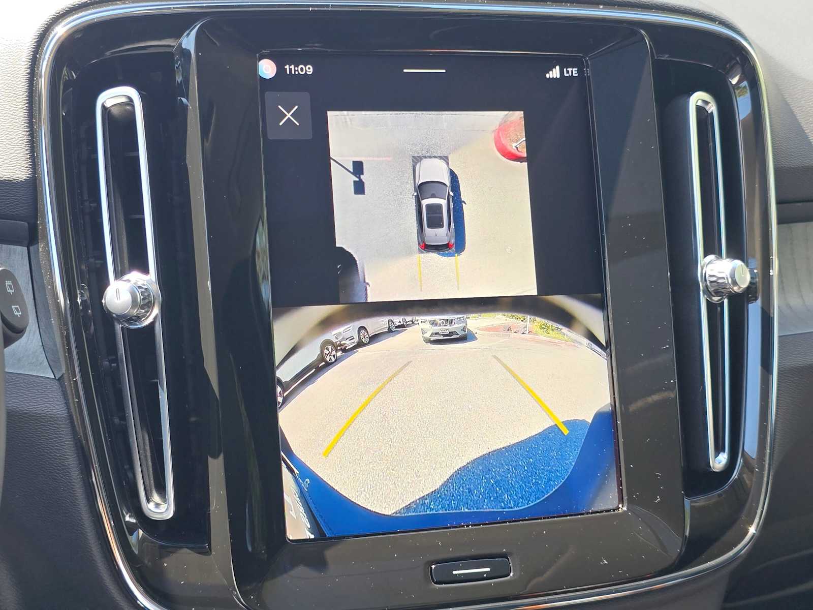 2026 Volvo XC40 Plus - Photo 26