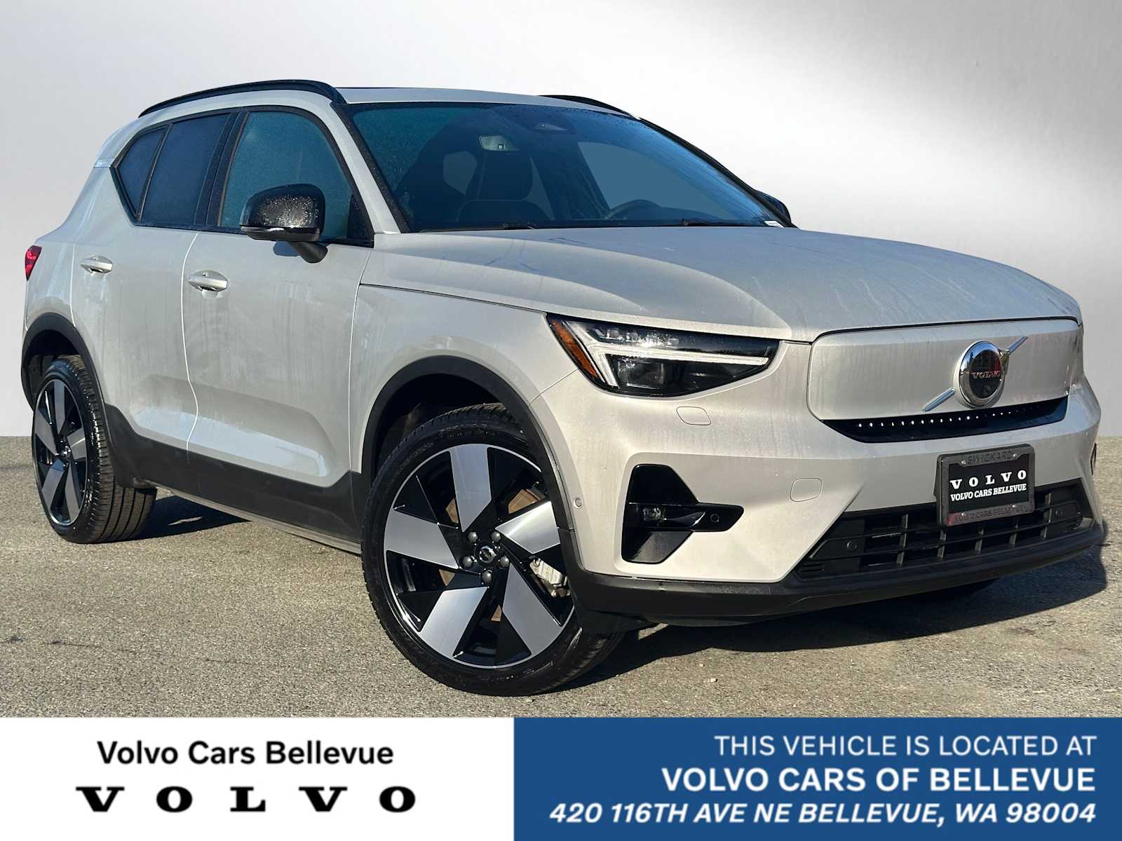 2023 Volvo XC40 Ultimate's photo