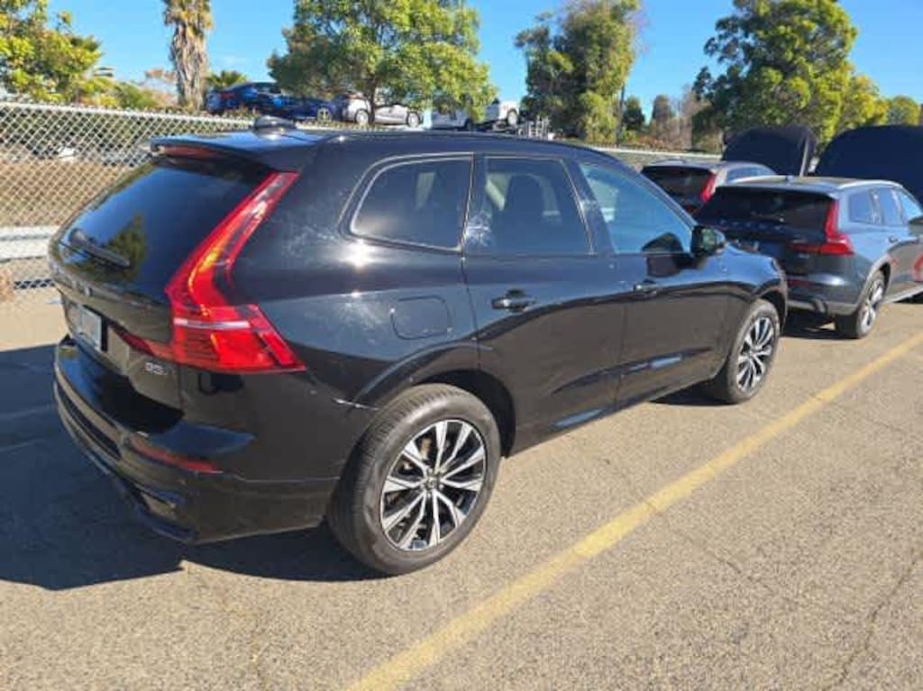 Used 2025 Volvo XC60 B5 Core SUV