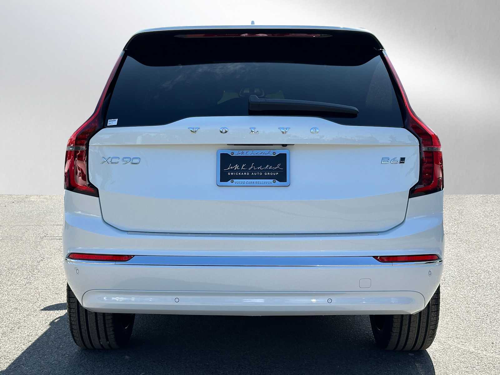 2025 Volvo XC90 Plus photo 2