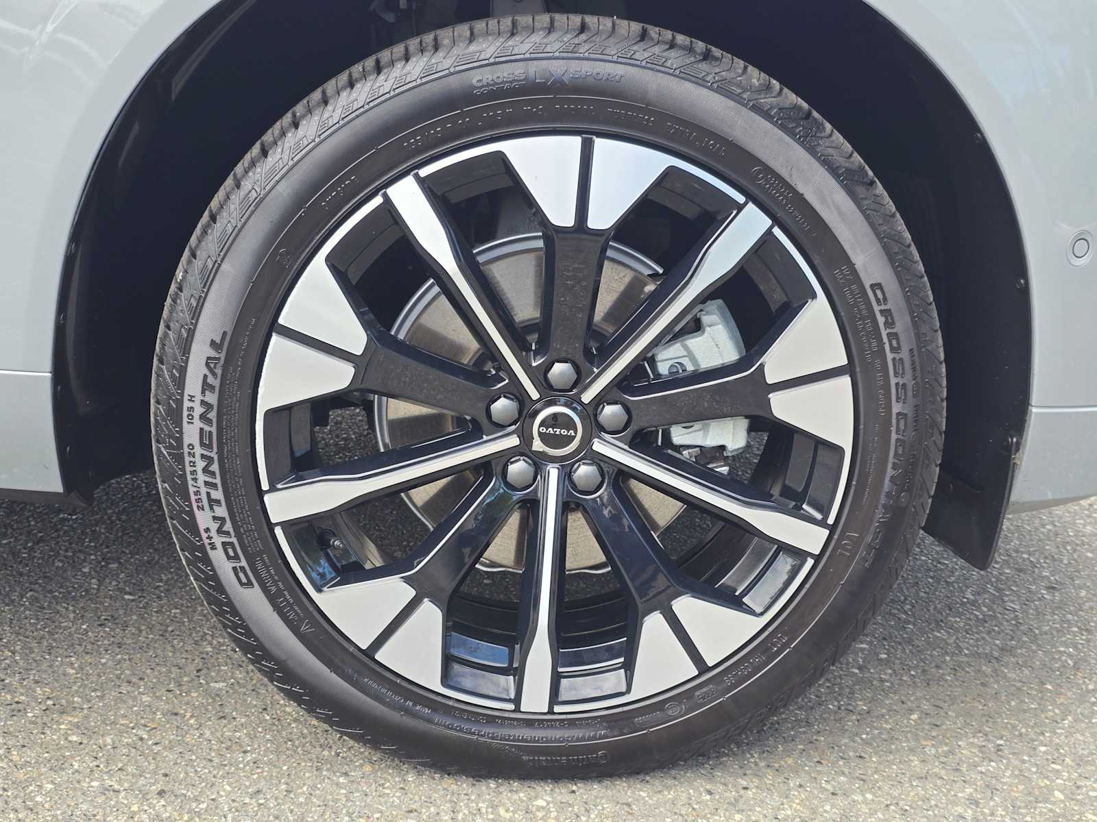 2026 Volvo XC60 Plus - Photo 9