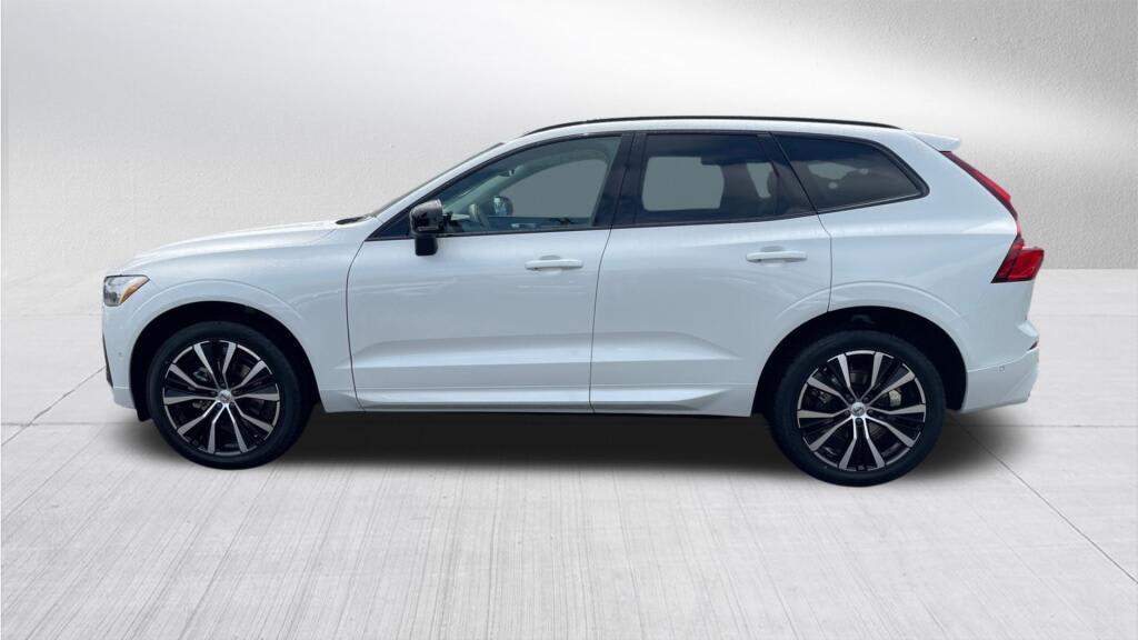 Used 2024 Volvo XC60 Plus with VIN YV4L12RL6R1714772 for sale in Bellevue, WA