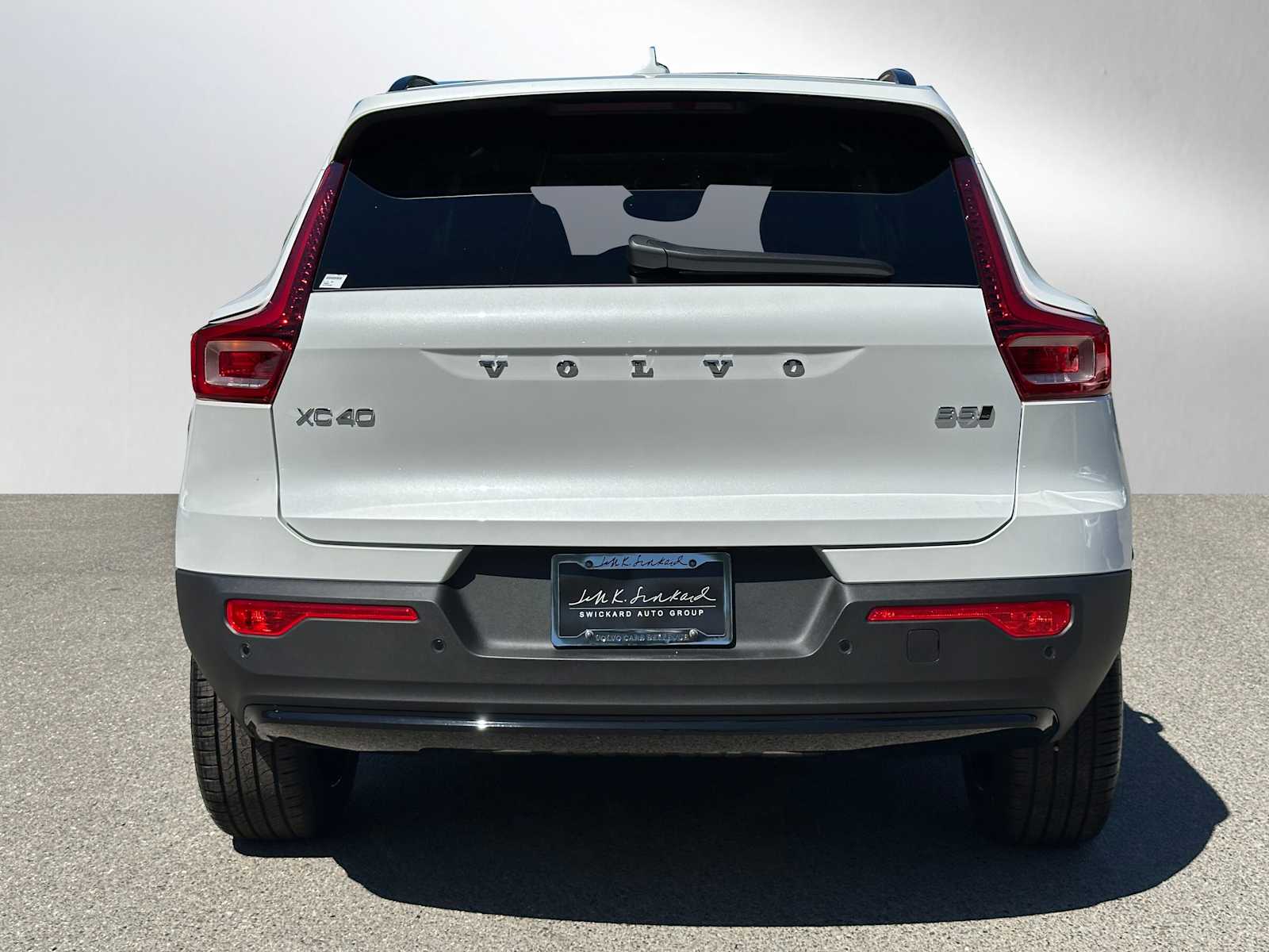 2025 Volvo XC40 Plus photo 4