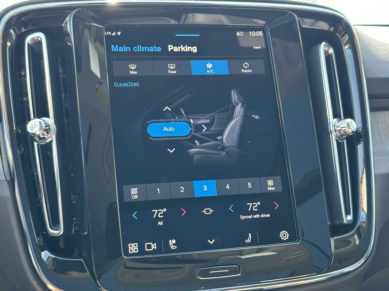 2025 Volvo XC40 Ultra - Photo 28