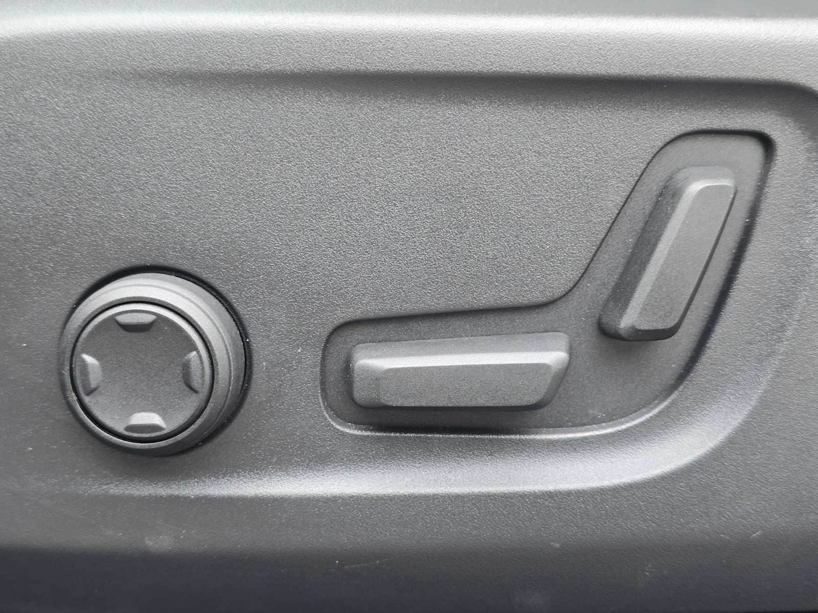 2026 Volvo XC40 Ultra - Photo 22