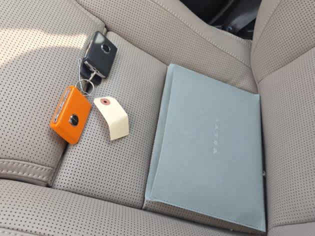 2025 Volvo XC90 T8 photo 4