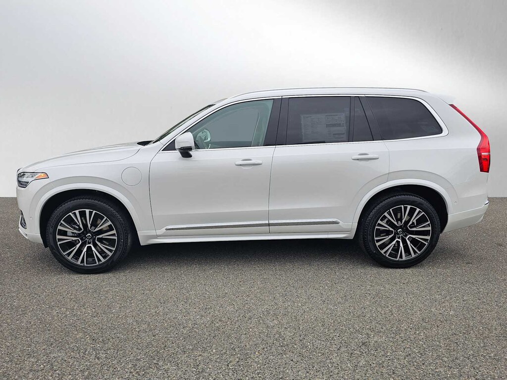 New 2025 Volvo XC90 plug-in hybrid T8 Plus 7-Seater SUV