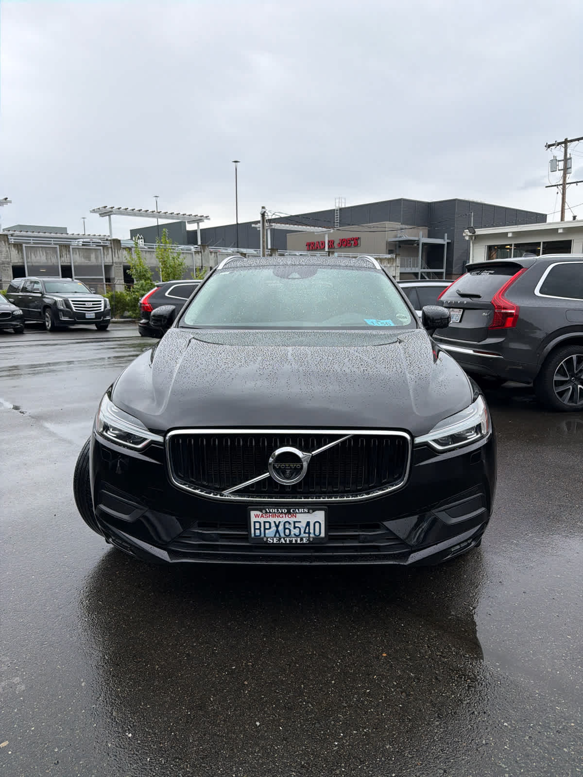 2018 Volvo XC60 T6 Momentum photo 3
