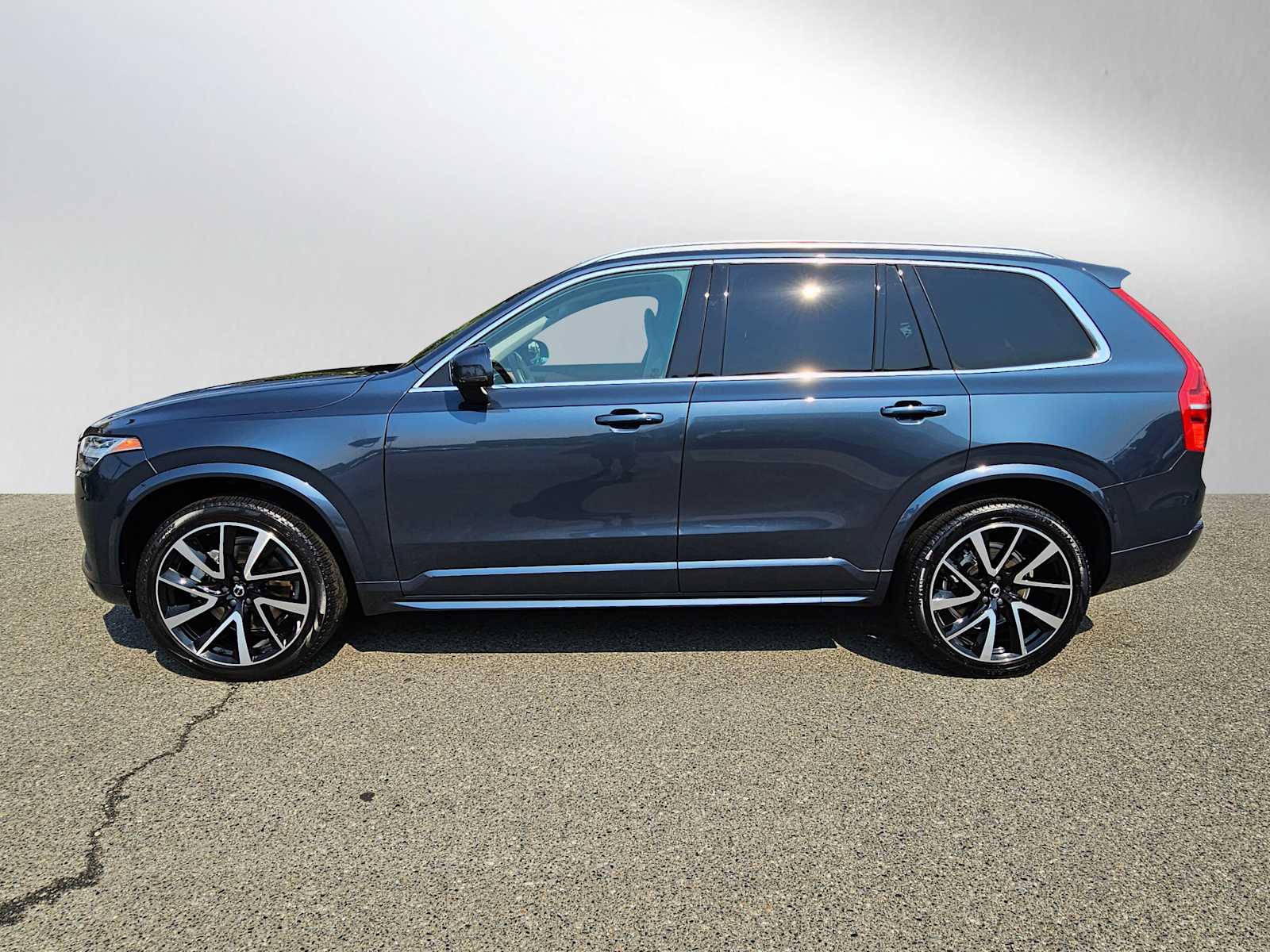 Certified 2022 Volvo XC90 Momentum with VIN YV4A22PK9N1778622 for sale in Bellevue, WA