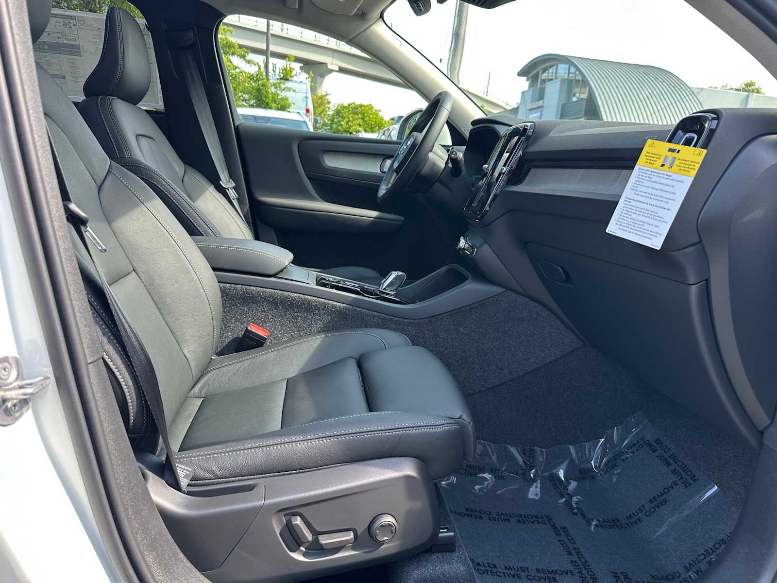 2025 Volvo XC40 Ultra - Photo 10