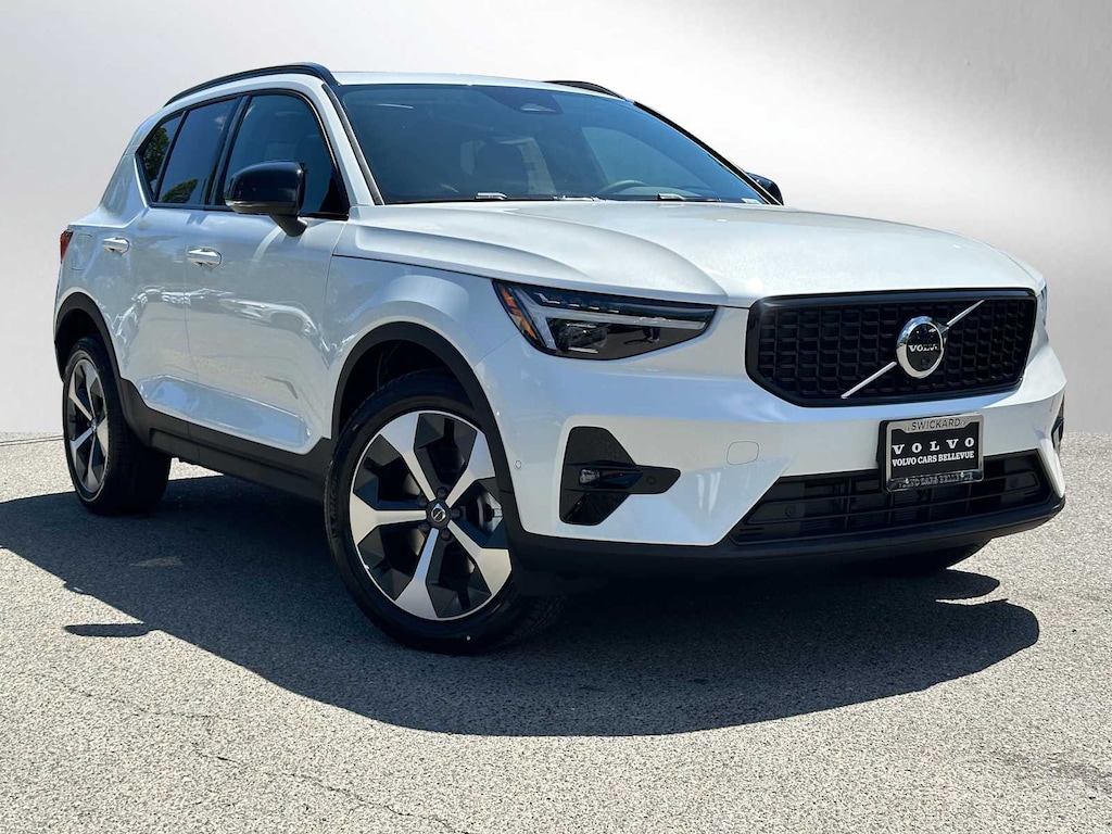 New 2026 Volvo XC40 B5 Plus SUV