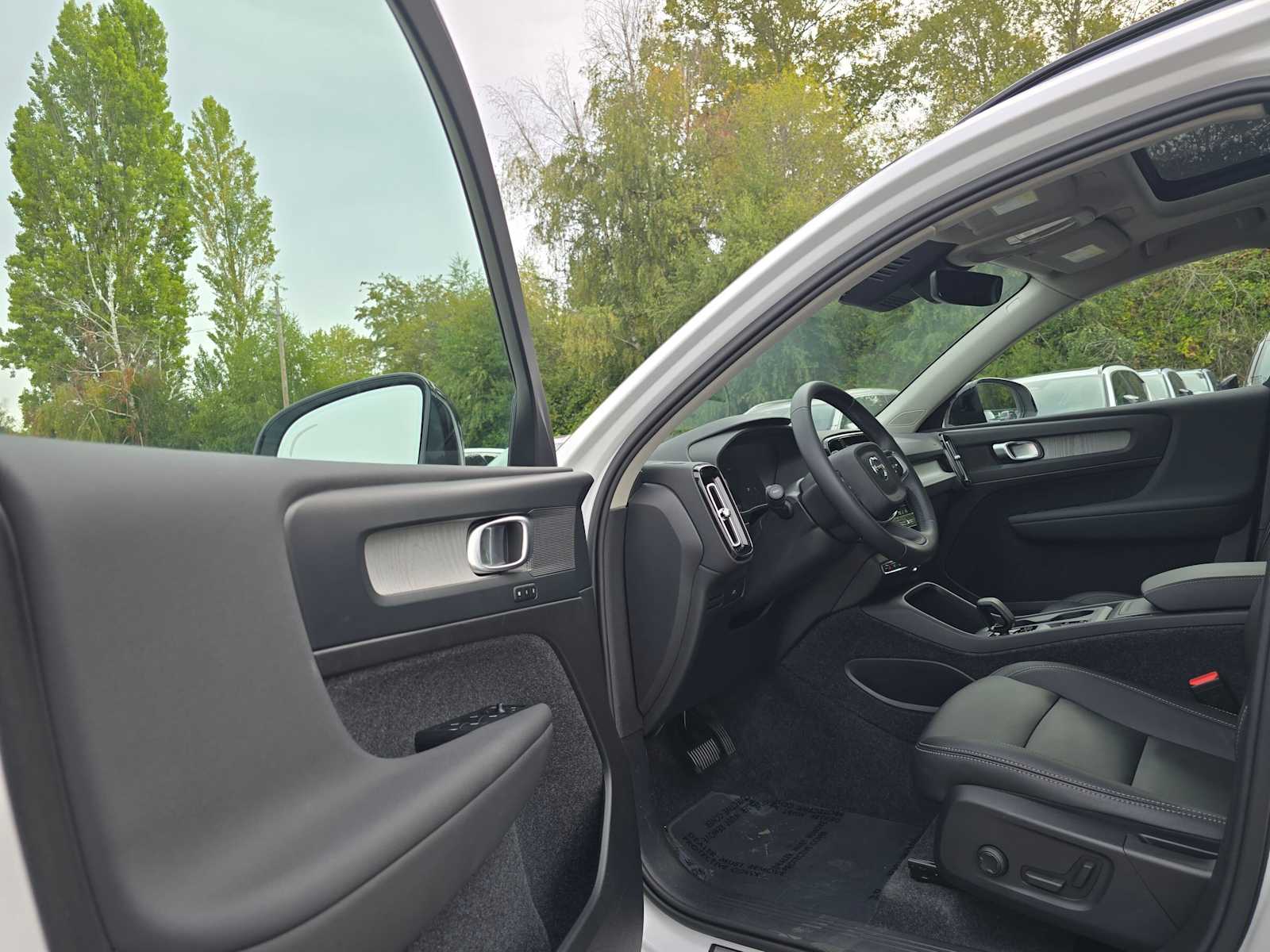 2026 Volvo XC40 Core - Photo 20
