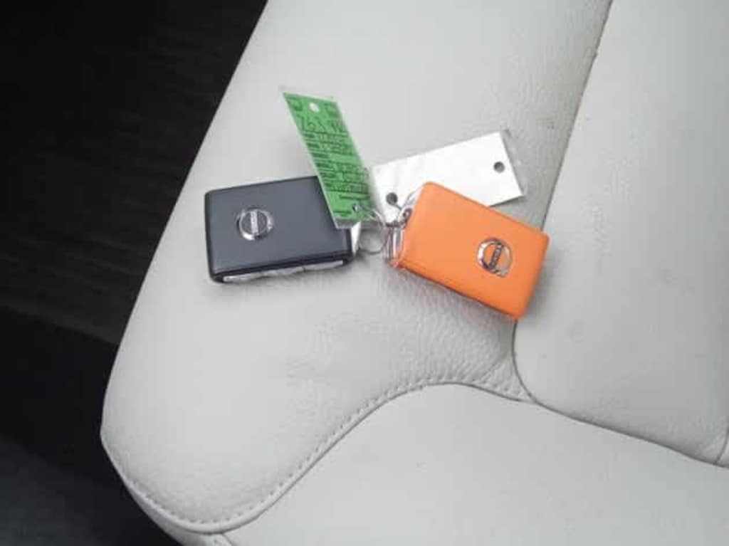 Used 2024 Volvo XC60 plug-in hybrid T8 Plus Dark SUV