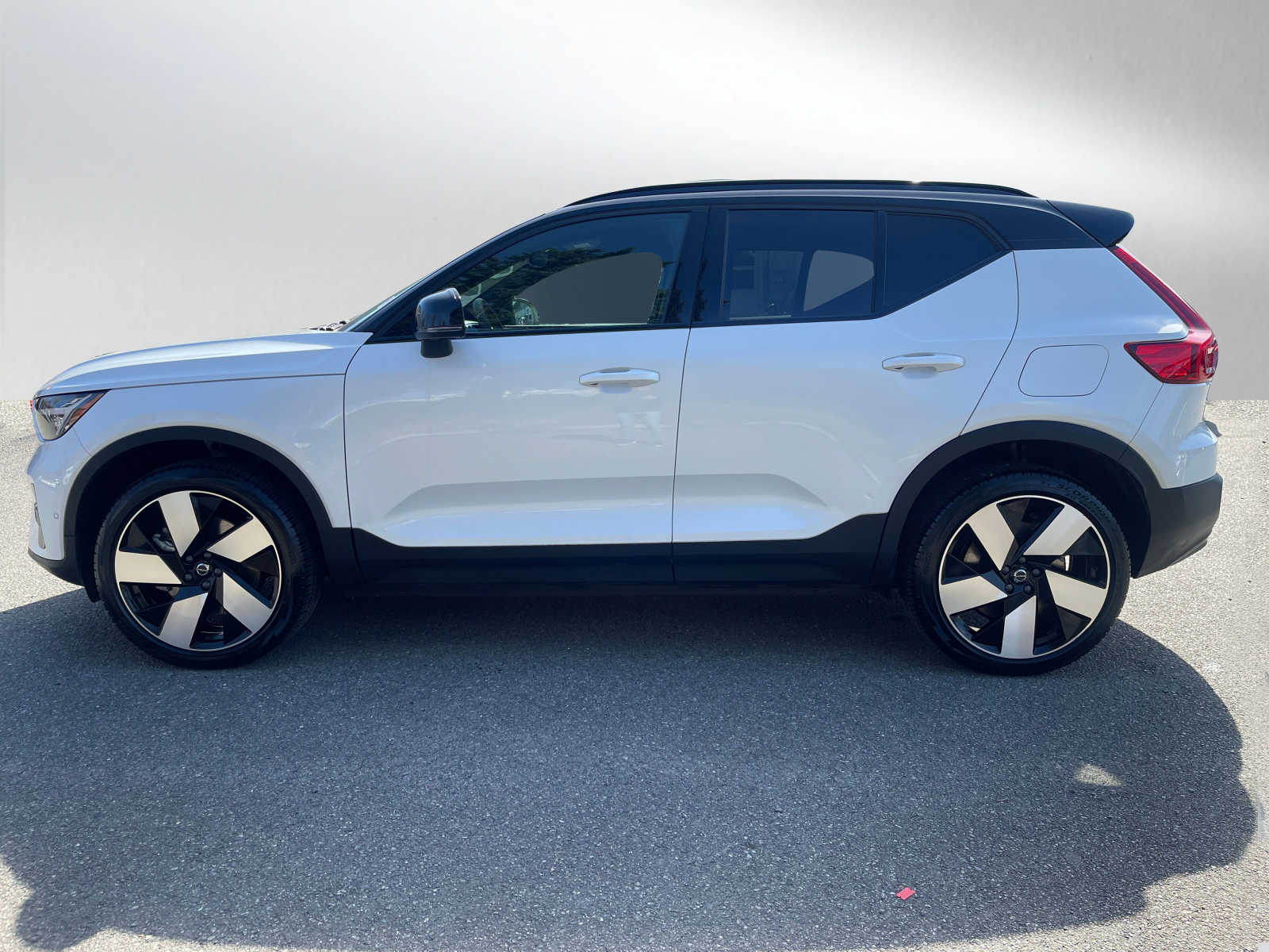 Certified 2023 Volvo XC40 Ultimate with VIN YV4ED3UM5P2025982 for sale in Bellevue, WA