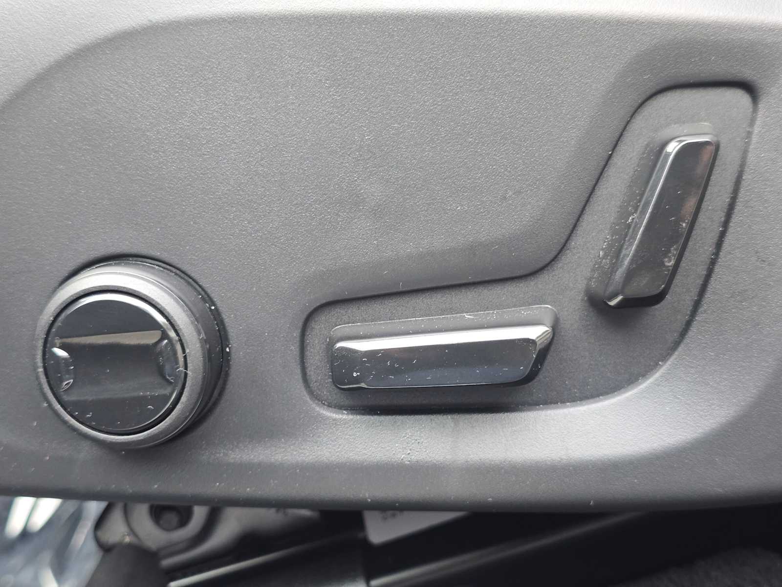 2026 Volvo XC60 Plus - Photo 22
