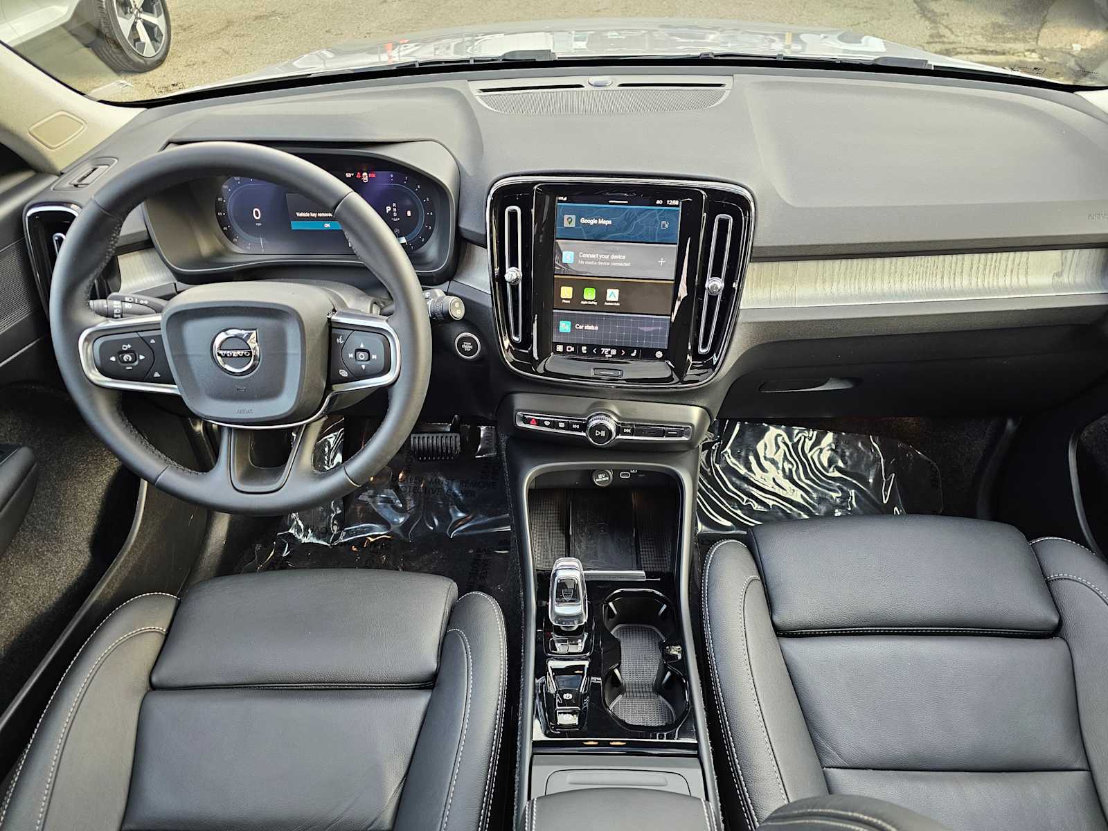 2025 Volvo XC40 Plus - Photo 24