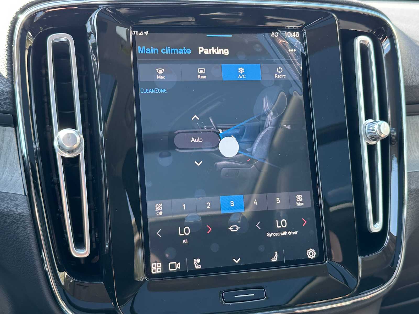 2025 Volvo XC40 Ultra - Photo 27