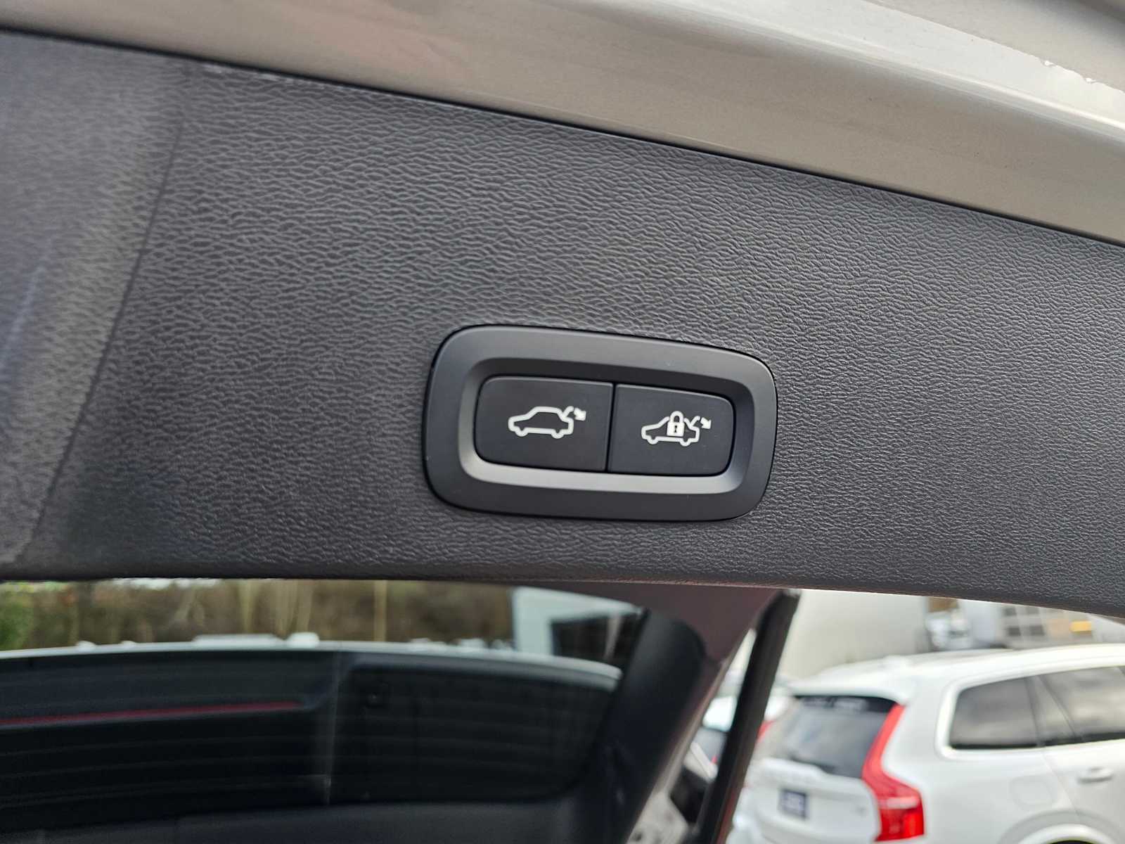 2025 Volvo XC40 Plus - Photo 20